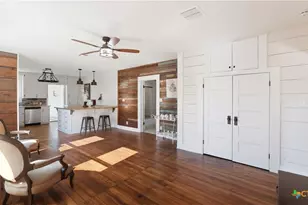 611 Qualls St, Gonzales, TX 78629 - Photo 8