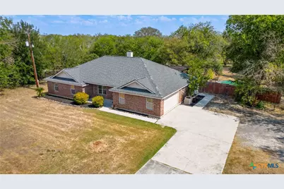 105 Tomahawk Trail, Seguin, TX 78155 - Photo 4