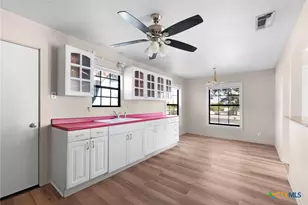 18 Del Norte St, Lampasas, TX 76550 - Photo 2