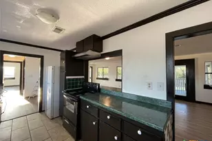 613 Central Texas Expy, Lampasas, TX 76550 - Photo 16