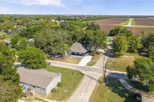 507 2nd St, Moody, TX 76557 - Photo 44