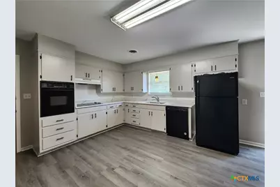 273 Meadow Avenue, New Braunfels, TX 78130 - Photo 10