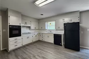 273 Meadow Ave, New Braunfels, TX 78130 - Photo 10