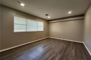 273 Meadow Ave, New Braunfels, TX 78130 - Photo 14