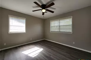 273 Meadow Ave, New Braunfels, TX 78130 - Photo 24