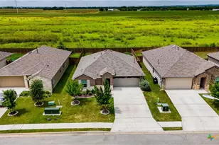 1046 Amble Oak, Seguin, TX 78155 - Photo 4