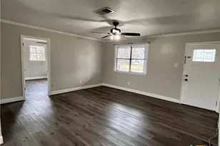 1201 S 21st St, Temple, TX 76504 - Photo 4