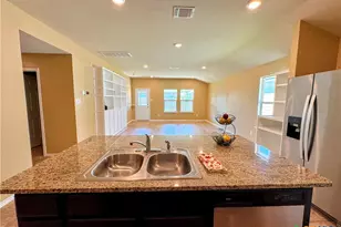 6112 Sally Ride Ln, Killeen, TX 76543 - Photo 4