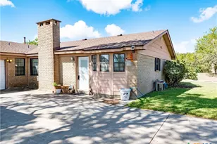 1704 Jackson St, Port Lavaca, TX 77979 - Photo 4