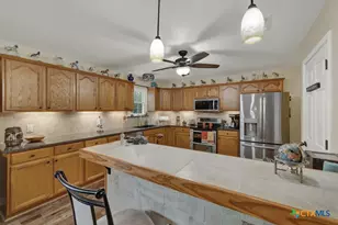 911 Heritage Hill, Canyon Lake, TX 78133 - Photo 16