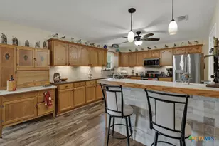 911 Heritage Hill, Canyon Lake, TX 78133 - Photo 18