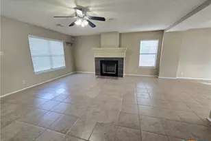 307 Stone Point, New Braunfels, TX 78130 - Photo 4