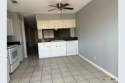 1051 Country Club Drive #27, Seguin, TX 78155 - Photo 4