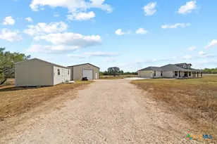 24091 State Hwy 80, Gonzales, TX 78629 - Photo 22
