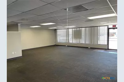 412 N King Street, Seguin, TX 78155 - Photo 10