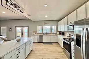 86 Kingfisher St, Port O'Connor, TX 77982 - Photo 4