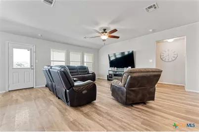 2946 Daisy Meadow, New Braunfels, TX 78130 - Photo 6