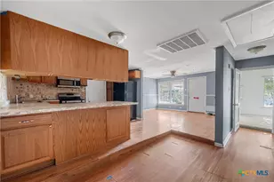 2125 Gurley Ave, Waco, TX 76706 - Photo 6