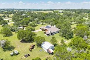 725 Co Rd 300, Hamilton, TX 76531 - Photo 36