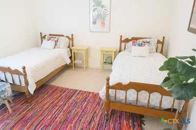 1054 Rolling Path, New Braunfels, TX 78130 - Photo 10