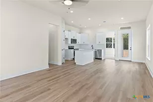 223 W Allen St, Bartlett, TX 76511 - Photo 4