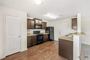 137 Bridges Ln, Jarrell, TX 76537 - Photo 8