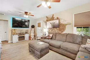 524 E 13th Ave, Belton, TX 76513 - Photo 6