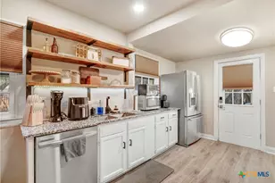 524 E 13th Ave, Belton, TX 76513 - Photo 10