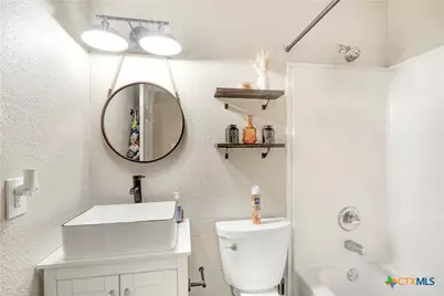 524 E 13th Avenue, Belton, TX 76513 - Photo 16