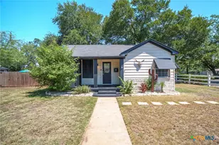 524 E 13th Ave, Belton, TX 76513 - Photo 1