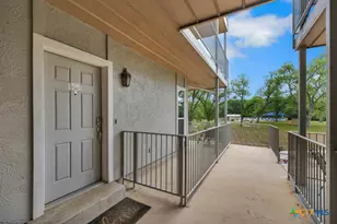 730 E Mather St, New Braunfels, TX 78130 - Photo 4
