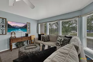 730 E Mather St, New Braunfels, TX 78130 - Photo 6