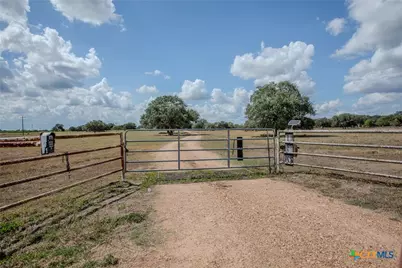 13888 Fm 236, Victoria, TX 77905 - Photo 34