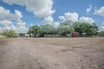 13888 Fm 236, Victoria, TX 77905 - Photo 32
