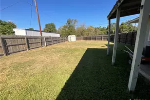 619 Jackson St, Rockdale, TX 76567 - Photo 4