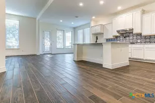 593 Vale Ct, New Braunfels, TX 78132 - Photo 6