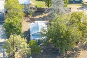 936 Water St, Gonzales, TX 78629 - Photo 22