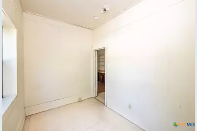 936 Water Street, Gonzales, TX 78629 - Photo 8