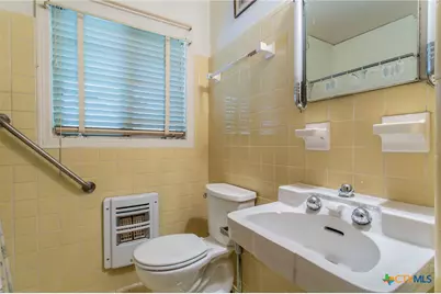 504 W Park Avenue, Temple, TX 76501 - Photo 16