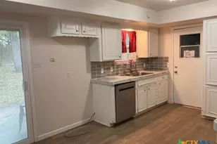 2603 W Main St, Cameron, TX 76520 - Photo 12