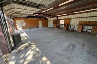 2802 W 4th St, Cameron, TX 76520 - Photo 4