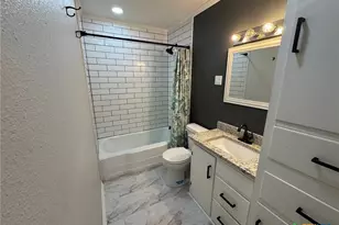 300 N Bowie, Cameron, TX 76520 - Photo 8