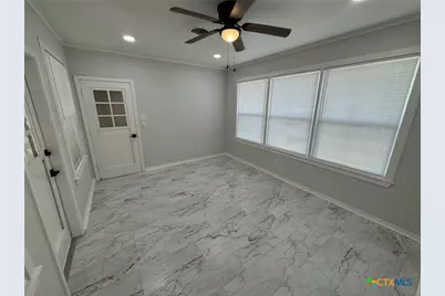 300 N Bowie, Cameron, TX 76520 - Photo 10