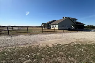 5851 Moccasin Bend Rd, Gatesville, TX 76528 - Photo 6