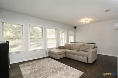 621 E Hackberry Street, Seguin, TX 78155 - Photo 4