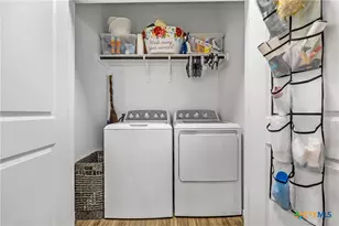 217 Barbary Coast Ln, Jarrell, TX 76537 - Photo 8