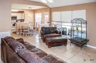 303 Bridle Ln, Victoria, TX 77904 - Photo 4