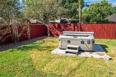 303 Bridle Lane, Victoria, TX 77904 - Photo 12