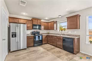 2512 Tarrant County Dr, Killeen, TX 76549 - Photo 6