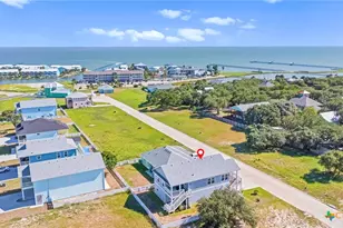 132 Breezeway Dr, Rockport, TX 78382 - Photo 1